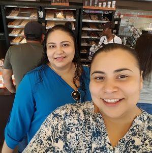 Meet your Posher, Delmy